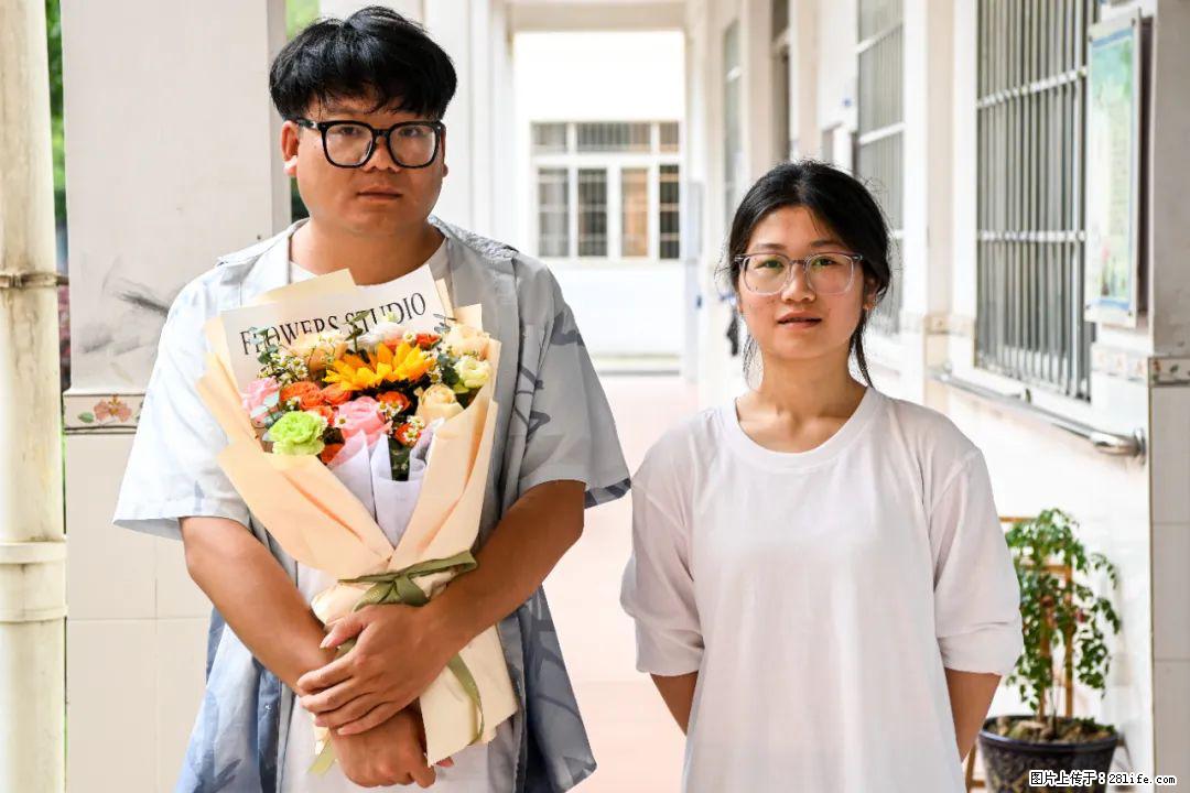 全网追的“扁担女孩”，找了一份暑假工，时薪12元 - 哈密生活资讯 - 哈密28生活网 hami.28life.net